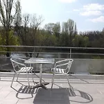 Hotel Du 3*
